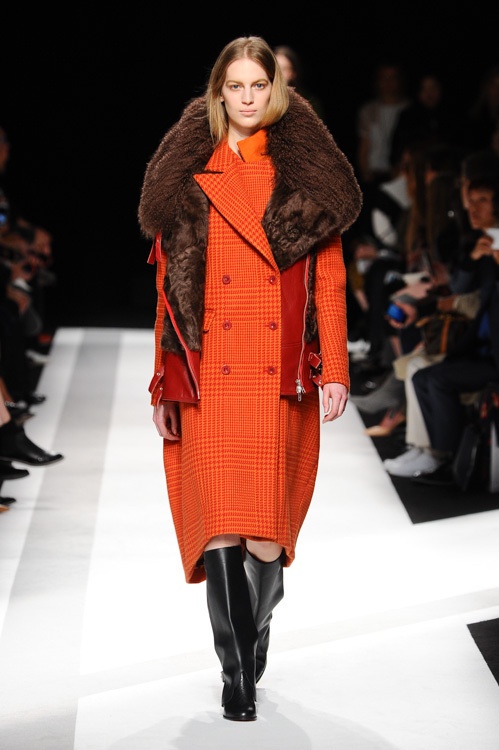 sacai 2014-15年秋冬コレクション - ボリューム感で魅せる冬のハイブリッドスタイルコピー