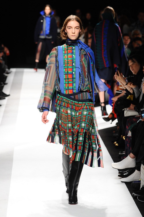 sacai 2014-15年秋冬コレクション - ボリューム感で魅せる冬のハイブリッドスタイルコピー