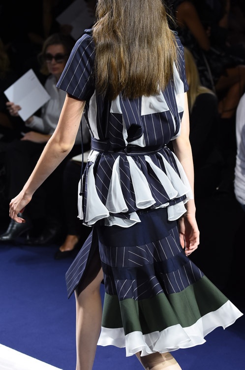 sacai 2015年春夏コレクション - ユーティリティーに華を添えて魅せるハイブリッド・エレガンスコピー