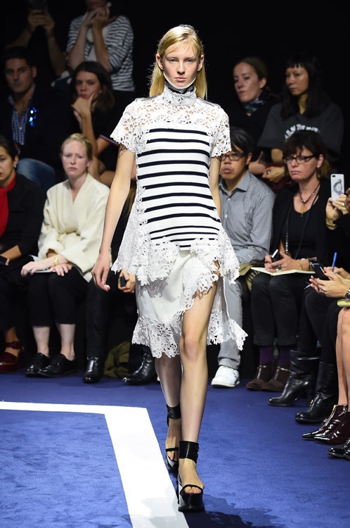 sacai 2015年春夏コレクション - ユーティリティーに華を添えて魅せるハイブリッド・エレガンスコピー