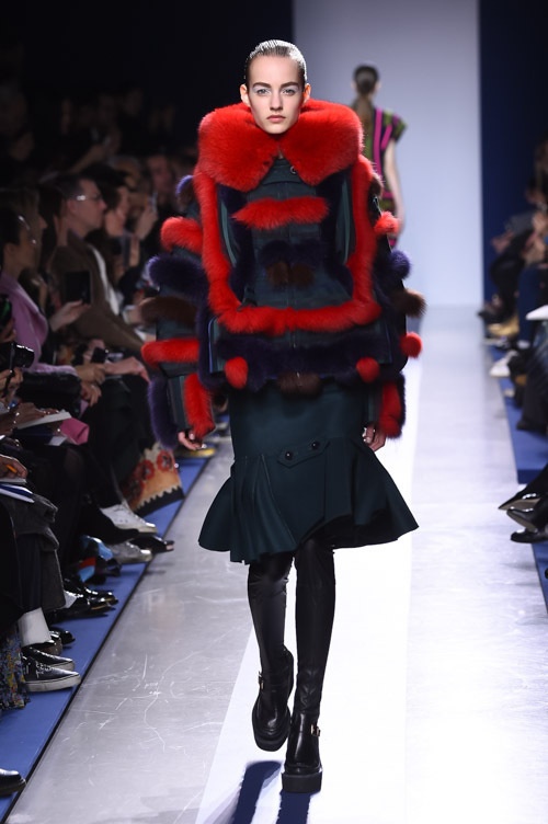 sacai 2015-16年秋冬コレクション - 疾走感の中、連続的に魅せるボリュームコートの魅力コピー