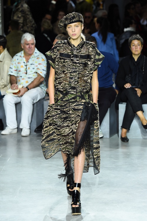 sacai 2017年春夏コレクション - フレアラインの新生ユニフォームコピー