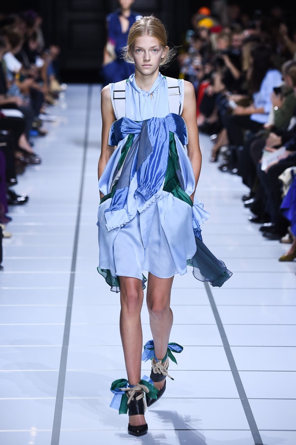 sacai 2018年春夏コレクション - 軽やかに楽しくsacai流ミックスマッチスタイルコピー sacai 2018年春夏コレクション - 軽やかに楽しくsacai流ミックスマッチスタイルコピー