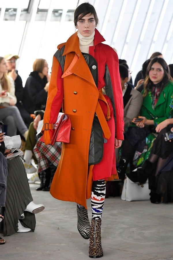 サカイ(sacai) 2018-19年秋冬コレクション - 異なる要素の掛け合いから生まれる力強さコピー サカイ(sacai) 2018-19年秋冬コレクション - 異なる要素の掛け合いから生まれる力強さコピー