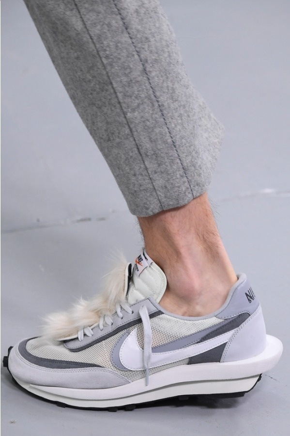 sacai×ナイキの第2弾、人気モデルを合体したハイブリッドスニーカーやダウンコートを展開コピー