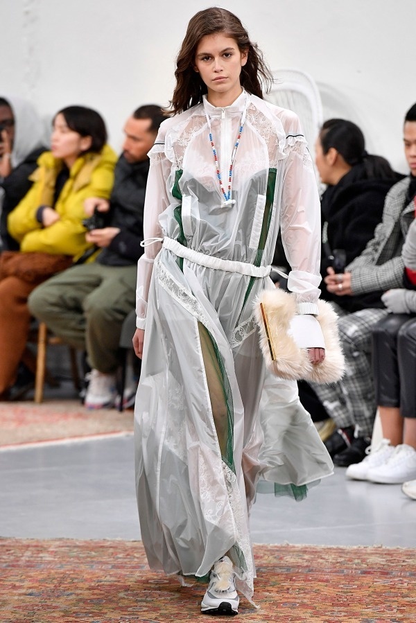 sacai×ビーツ・バイ・ドクタードレのイヤフォン、ビーズを付替えて自分だけのアクセサリーにコピー