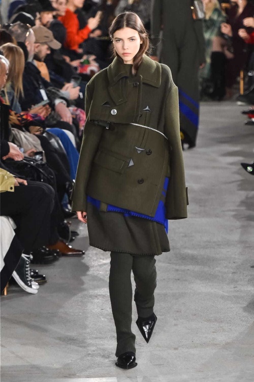 sacai 2019年秋冬コレクション - 寒い季節の味方、プレイフルなボリュームアウターコピー sacai 2019年秋冬コレクション - 寒い季節の味方、プレイフルなボリュームアウターコピー