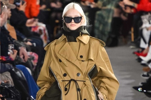 sacai 2019年秋冬コレクション - 寒い季節の味方、プレイフルなボリュームアウター