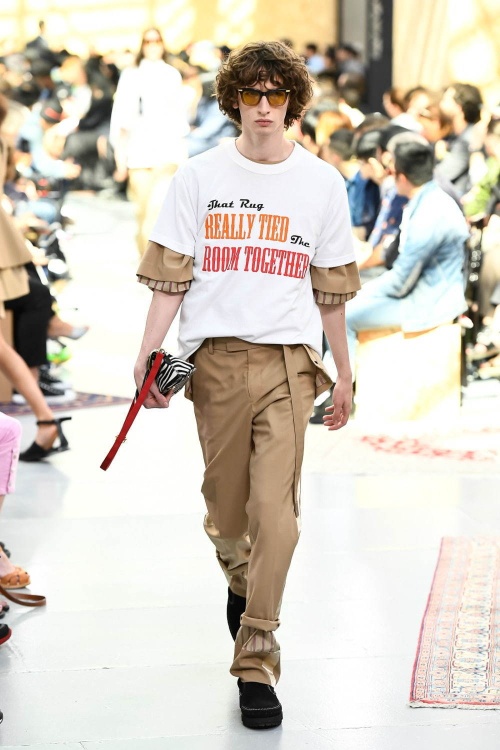 sacai 2020年春夏メンズコレクション、sacaiの考える新たな男性の正装コピー sacai 2020年春夏メンズコレクション、sacaiの考える新たな男性の正装コピー