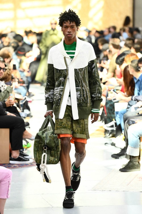 sacai 2020年春夏メンズコレクション、sacaiの考える新たな男性の正装コピー sacai 2020年春夏メンズコレクション、sacaiの考える新たな男性の正装コピー