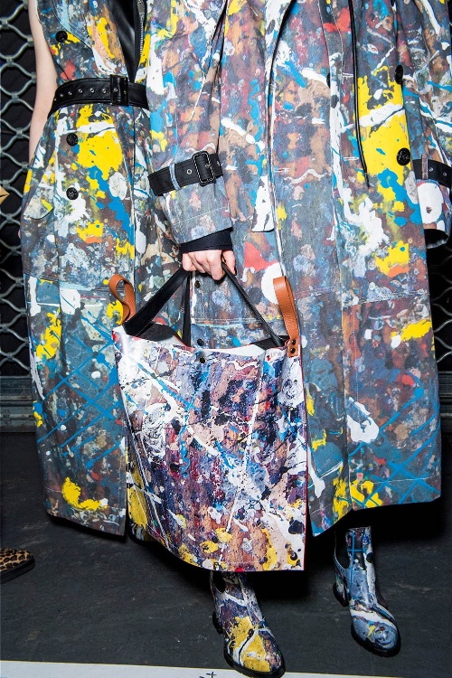 sacai"飛び散った絵の具"プリントのウェア、ジャクソン ポロック スタジオとコラボコピー
