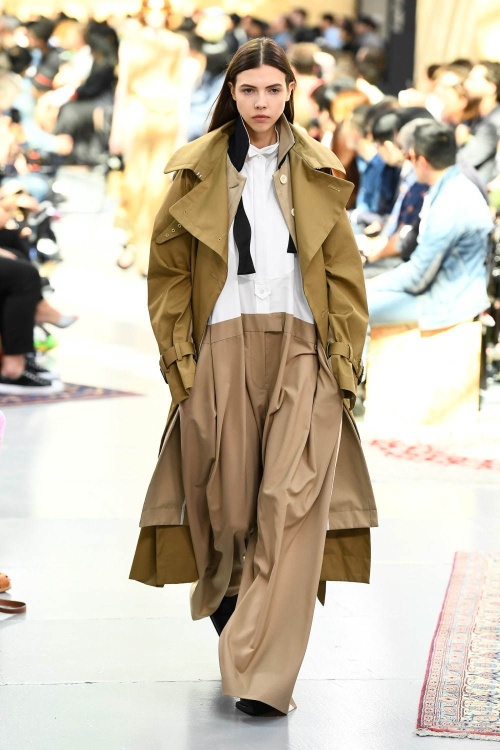 sacai 2020年リゾートコレクション - フォーマルウェアにかけられたsacaiの魔法コピー sacai 2020年リゾートコレクション - フォーマルウェアにかけられたsacaiの魔法コピー