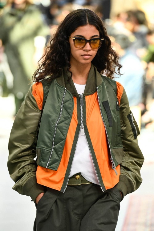 sacai 2020年リゾートコレクション - フォーマルウェアにかけられたsacaiの魔法コピー sacai 2020年リゾートコレクション - フォーマルウェアにかけられたsacaiの魔法コピー