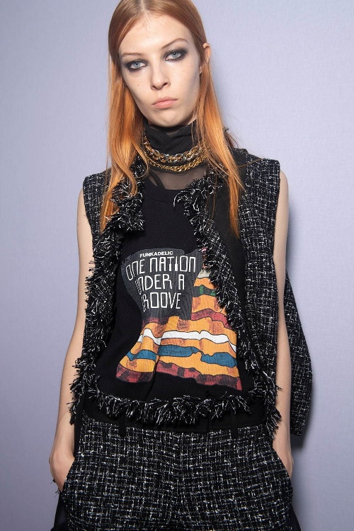 sacaiと伝説のファンクバンド「ファンカデリック」がコラボ、レコードジャケットを配したTシャツなどコピー