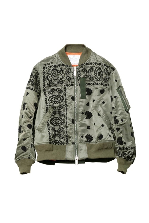 sacai ドーバー限定、バンダナ風ペイズリー柄を刺繍で施したウィメンズ・メンズMA-1コピー sacai ドーバー限定、バンダナ風ペイズリー柄を刺繍で施したウィメンズ・メンズMA-1コピー