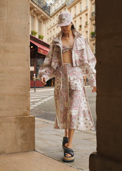 sacai 2022年リゾートウィメンズコレクション、“一体感”を生み出す新たなハイブリッドコピー sacai 2022年リゾートウィメンズコレクション、“一体感”を生み出す新たなハイブリッドコピー