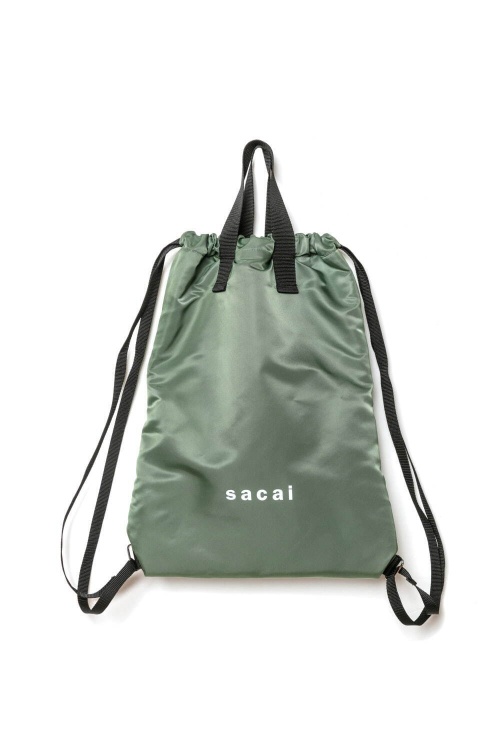 sacai“ロゴ入り”Tシャツ&ソックス、“バンダナ柄×ナイロン素材”のリバーシブルバッグコピー sacai“ロゴ入り”Tシャツ&ソックス、“バンダナ柄×ナイロン素材”のリバーシブルバッグコピー