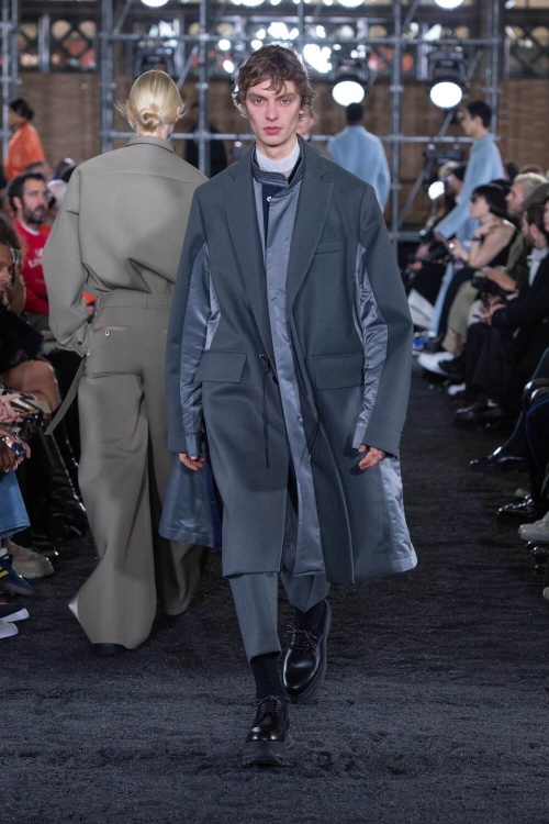 sacai man 2023年秋冬コレクション - 個性を引き出す“ジッパー”で変身コピー sacai man 2023年秋冬コレクション - 個性を引き出す“ジッパー”で変身コピー