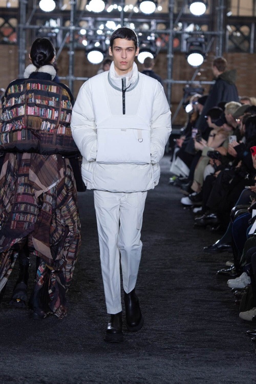 sacai man 2023年秋冬コレクション - 個性を引き出す“ジッパー”で変身コピー sacai man 2023年秋冬コレクション - 個性を引き出す“ジッパー”で変身コピー