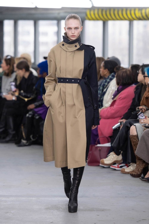 sacai 2023-24年秋冬ウィメンズコレクション - 予期せぬ場所で生まれる美コピー sacai 2023-24年秋冬ウィメンズコレクション - 予期せぬ場所で生まれる美コピー