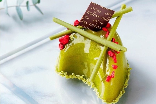 ゴディバ“天の川”イメージの七夕ケーキ、抹茶ムースで包んだラズベリージェリー＆濃厚抹茶ジョコンド