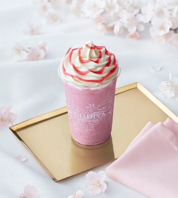 ゴディバ、ショコリキサー初の“さくら”風味、ホワイトチョコレートがさくら×チェリーと溶け合うコピー