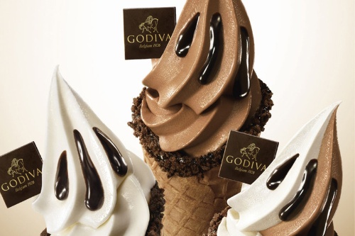ゴディバからホワイトチョコレートバニラ、ミックスチョコレートの2種のソフトクリームが新発売