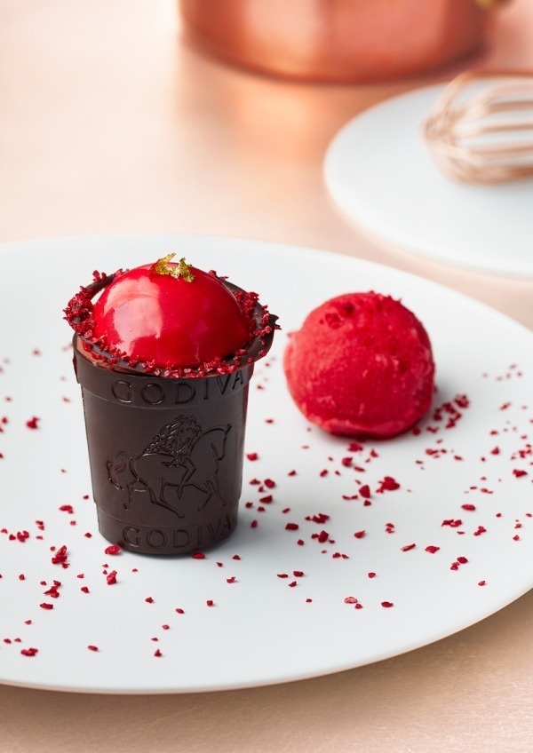 「アトリエ ドゥ ゴディバ」バレンタイン限定スイーツ - チョコ×ラズベリームースやイチゴタルトコピー