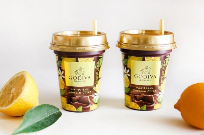 ゴディバのコンビニ限定チョコドリンク「GODIVA ショコラシトロン」爽やかなシトラスを香らせてコピー
