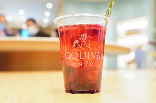 日本初「ゴディバ カフェ」が東京駅にオープン、こだわりチョコドリンク&カラフル食事メニューコピー 日本初「ゴディバ カフェ」が東京駅にオープン、こだわりチョコドリンク&カラフル食事メニューコピー