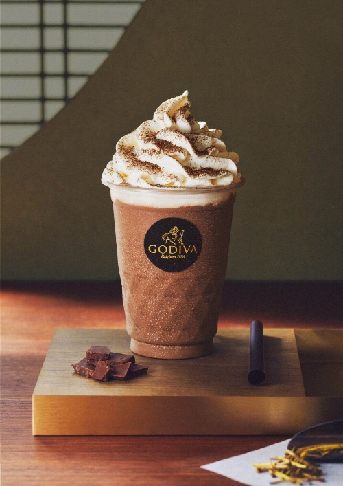 ゴディバ「ショコリキサー 加賀棒茶」香ばしい加賀棒茶×上品な甘みのミルクチョコドリンクコピー