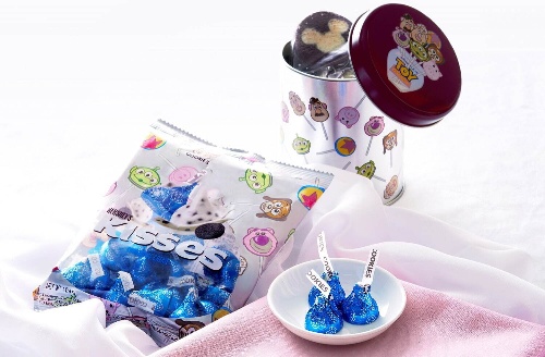 “板チョコ柄帽子”のミッキーマウスバレンタインチョコ&グッズ、ゴディバとディズニーストアの共同企画コピー “板チョコ柄帽子”のミッキーマウスバレンタインチョコ&グッズ、ゴディバとディズニーストアの共同企画コピー