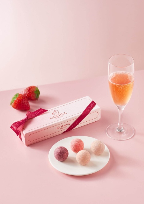 ゴディバからシャンパン×「紅ほっぺ」のピンクトリュフボックス、ジェイアール名古屋タカシマヤ限定でコピー ゴディバからシャンパン×「紅ほっぺ」のピンクトリュフボックス、ジェイアール名古屋タカシマヤ限定でコピー