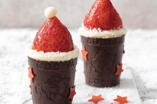 アトリエ ドゥ ゴディバのクリスマス＆正月限定スイーツ、サンタ帽クープショコラやブッシュ ド ノエル