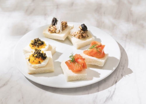 「ゴディバカフェ」初のアフタヌーンティー、チョコレートタルトやマカロンを二子玉川でコピー 「ゴディバカフェ」初のアフタヌーンティー、チョコレートタルトやマカロンを二子玉川でコピー