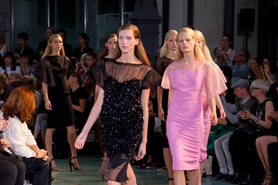 強さと優しさを兼ね備えたフェミニンなロックスタイル - コスチューム ナショナル(CoSTUME NATIONAL) 2012年春夏コレクション