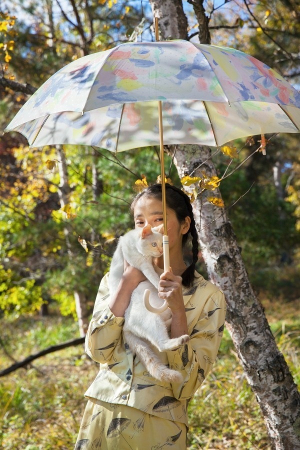 コシラエルの19年春夏新作傘「シークエンス」繊細な花柄＆人形柄の晴雨兼用傘などコピー