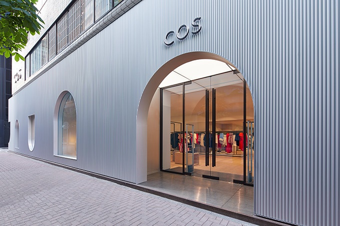COS(コス)銀座店がマロニエ通りにオープン - 日本最大規模の国内3号店コピー