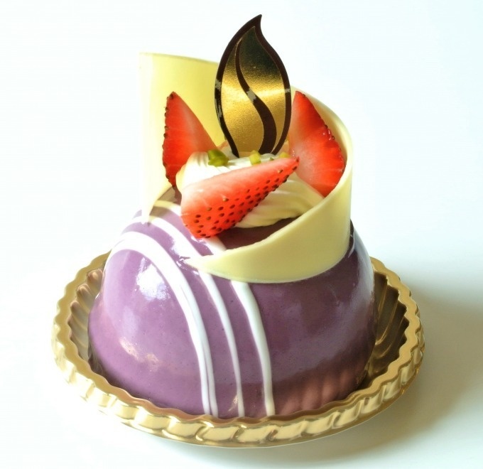 コスメデコルテ、保湿美容液「モイスチュア リポソーム」イメージの限定マカロン&球体ケーキコピー コスメデコルテ、保湿美容液「モイスチュア リポソーム」イメージの限定マカロン&球体ケーキコピー