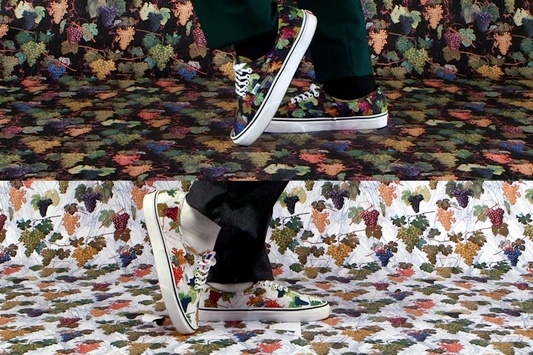 KENZO×VANSのコラボ第3弾は、マーブルとグレーププリントのオーセンティックとスリッポンコピー