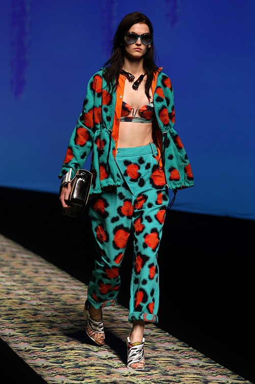 ケンゾー(KENZO) 2013年春夏コレクション - ジャングルの活気を都会のルックに落とし込んでコピー