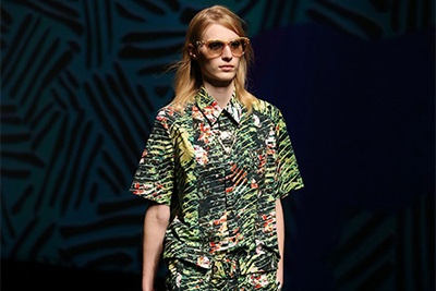 ケンゾー(KENZO) 2013年春夏コレクション - ジャングルの活気を都会のルックに落とし込んで