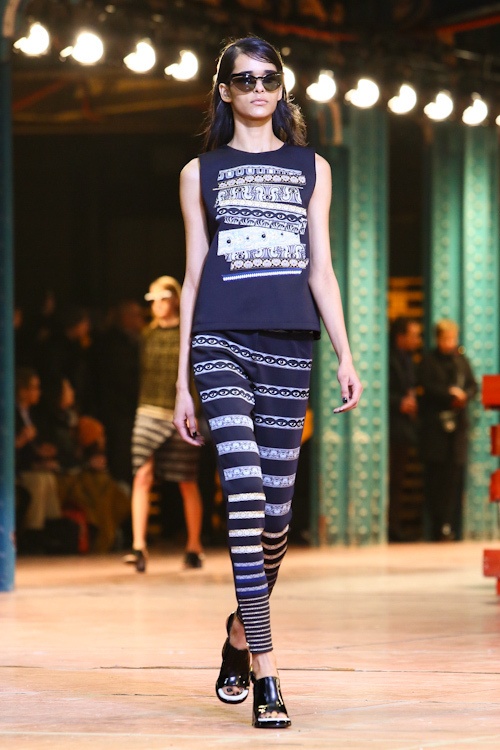 KENZO(ケンゾー) 2013-14年秋冬コレクション - EYEのシンボルを目指す巡礼の旅コピー