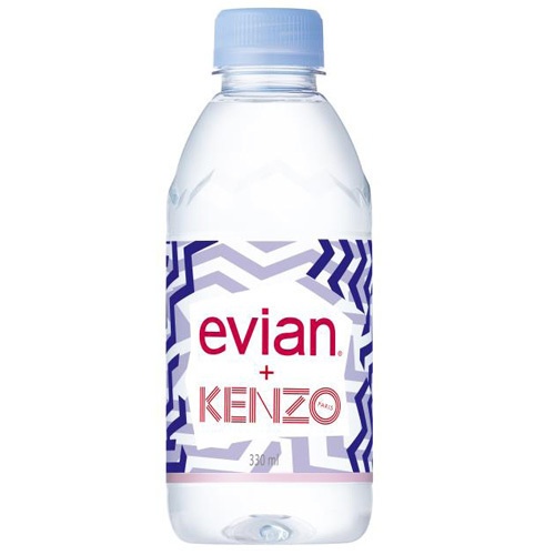 「evian×KENZO」の遊び心あふれる限定ボトルが登場コピー