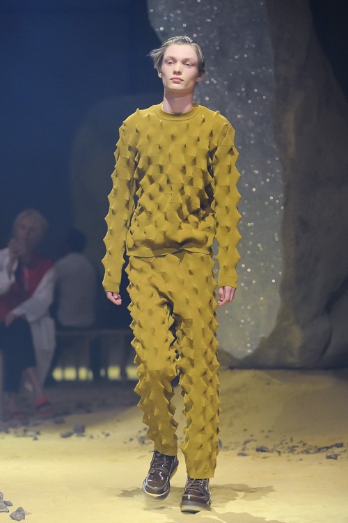 ケンゾー(KENZO) 2016年春夏コレクション - 見知らぬ場所を歩き旅するための服コピー