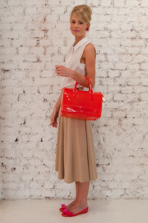 カラフル＆トロピカルなフルラ(FURLA)の最新バッグ＆シューズコレクションコピー
