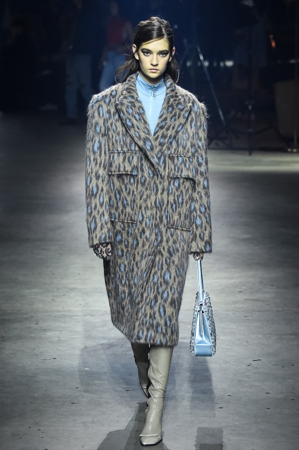 ケンゾー(KENZO) 2018年秋冬コレクション - 心へ響く、スクリーンからのメッセージコピー ケンゾー(KENZO) 2018年秋冬コレクション - 心へ響く、スクリーンからのメッセージコピー