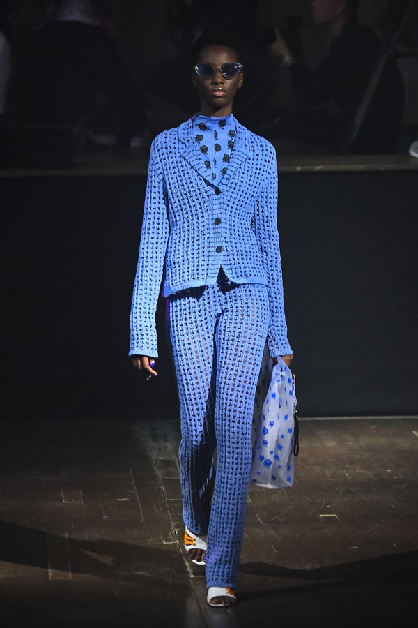 ケンゾー 2019年春夏ウィメンズコレクション - 服の上で“出会う”奇跡コピー ケンゾー 2019年春夏ウィメンズコレクション - 服の上で“出会う”奇跡コピー