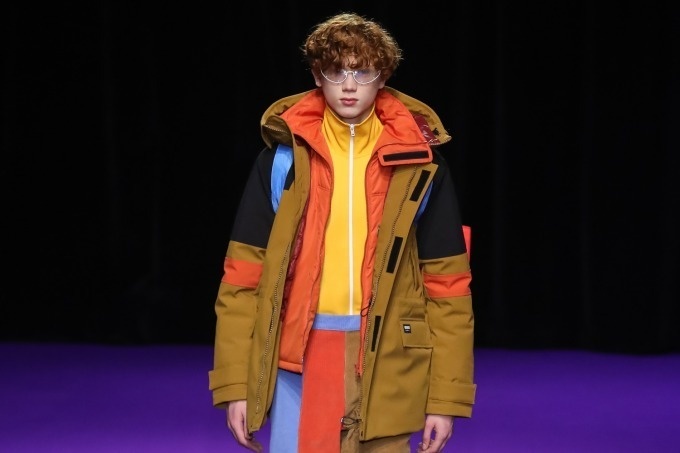 ケンゾー 2019年秋冬メンズコレクション、南米の地に行きついた“探検家”たちが生み出す色