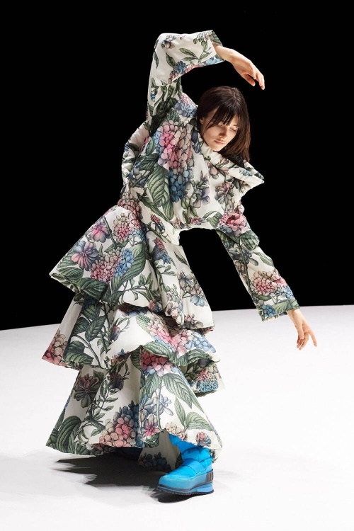 ケンゾー 2021-22年秋冬コレクション - 高田賢三に捧げる、自然豊かで自由な服コピー ケンゾー 2021-22年秋冬コレクション - 高田賢三に捧げる、自然豊かで自由な服コピー